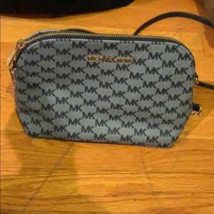 Crossbody bag